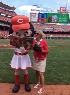 Louise Borden reading with Rosie Red